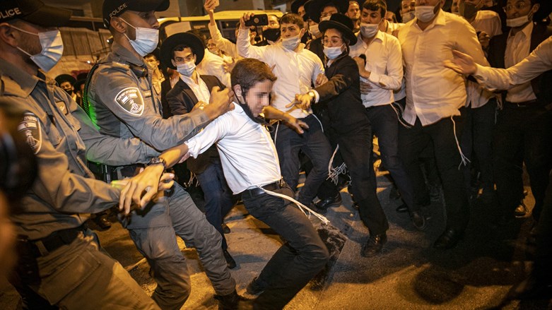 Richter „entsetzt über sinnlose Gewalt eines Polizisten“ bei Protesten in Jerusalem
