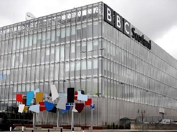Jüdischer BBC-Mitarbeiter tritt wegen Antisemitismus-Bedenken zurück