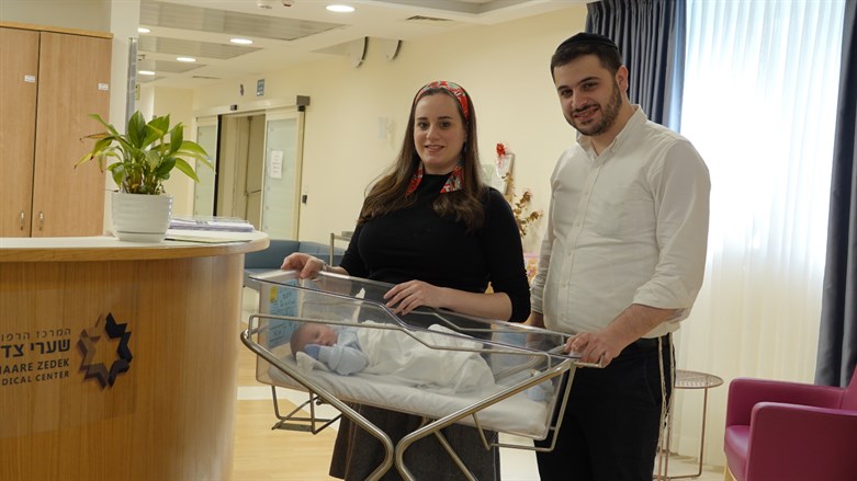 Gerade noch rechtzeitig aus Kiew geflohen, bringt das Paar im Jerusalemer Krankenhaus ein Kind zur Welt