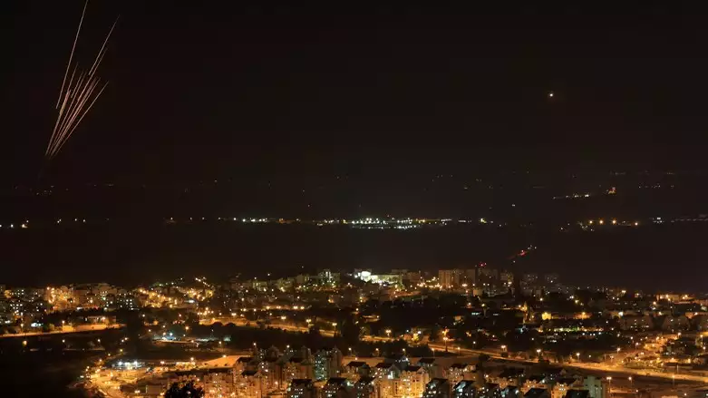 IDF greift Hamas-Raketenfabrik in Gaza als Reaktion auf Raketenbeschuss an