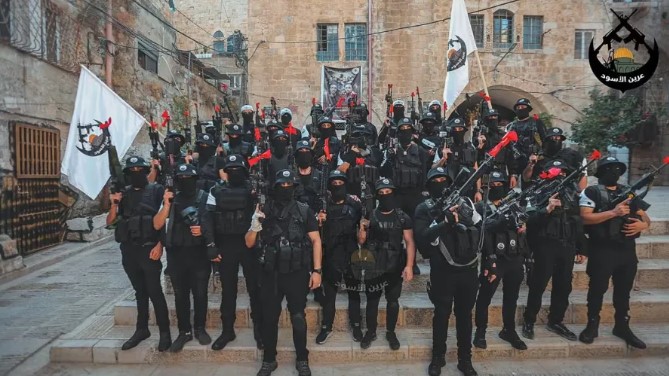 Palästinensische Terrorgruppen fordern PA-Streitkräfte heraus