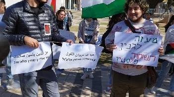 Arabische Studenten veranstalten Pro-Terror-Protest an der Universität Tel Aviv