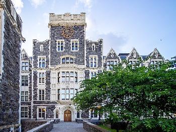 Das Skandalöse Schweigen der City University of New York: Eine akzeptierte Antisemitische Abschlussrede