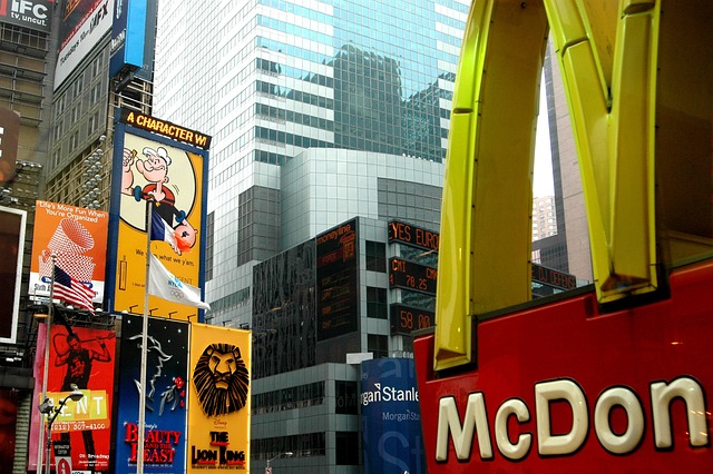 Protestaktion vor New Yorker McDonald"s eskaliert: Polizeieinsatz zur Verhinderung von Sachbeschädigung