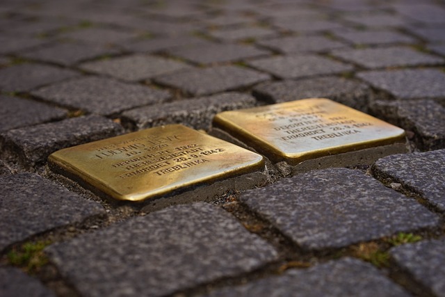 Diebstahl von Stolpersteinen in Zeitz: Spendenaktion mobilisiert Solidarität