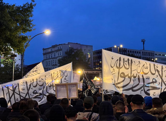 Radikale Islamisten fordern Kalifat bei Großdemonstration in Hamburg