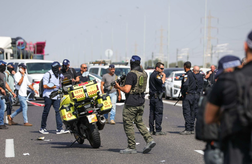 Tödlicher Anschlag auf der Autobahn 4: Ein Polizist und vier weitere verletzt