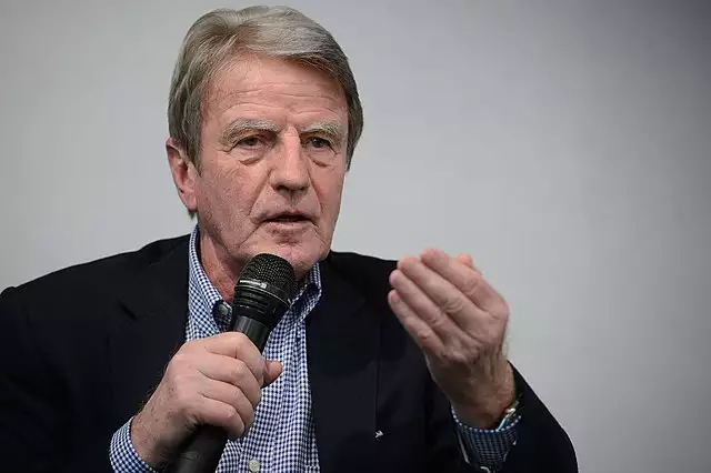 „Frankreich war immer antisemitisch“ – Ex-Außenminister Kouchner erhebt schwere Vorwürfe