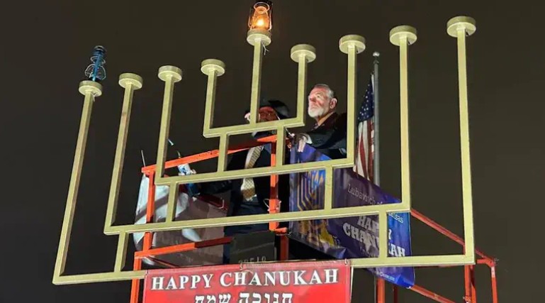 Chanukkah-Feier in Arkansas: Designierter US-Botschafter Huckabee setzt Zeichen für Israel