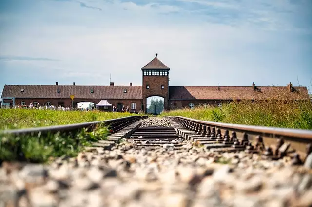 ICC-Haftbefehl: Polens Präsident sichert Netanyahu Schutz bei Auschwitz-Gedenkfeier zu