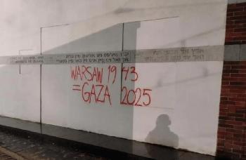 Warschauer Holocaust-Mahnmal mit antiisraelischem Graffiti verunstaltet